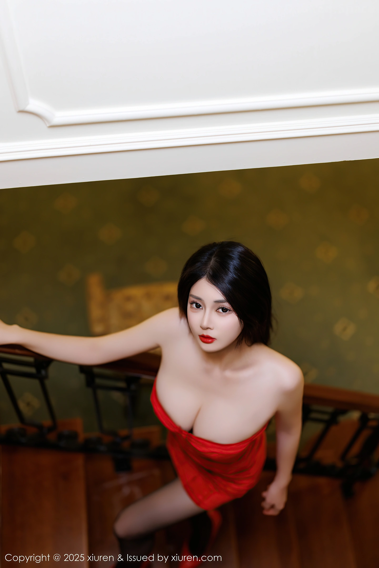 图片[3]-[XiuRen秀人网] VOL.9738 模特凯竹Quinn性感红色连衣短裙露情趣内衣秀丰腴身材诱惑写真88P-秀人网官方网站